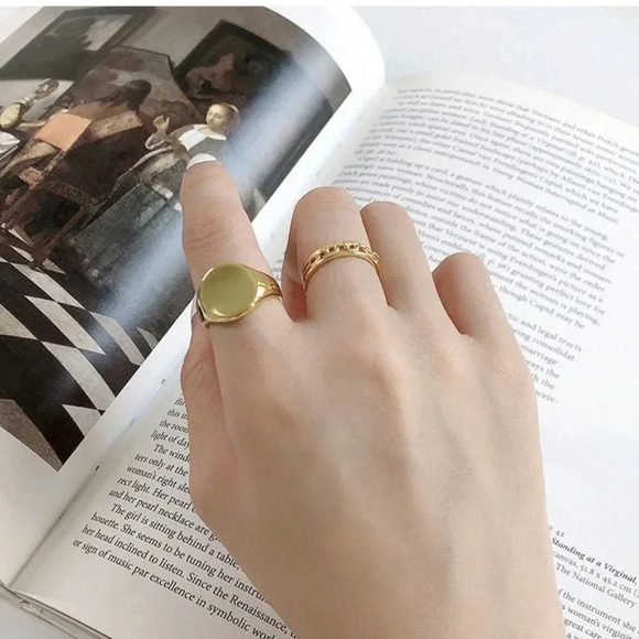 Minimalist 925 Sterling Silver Signet Ring Round Disc Ring (Gold) - Picture 4 of 9